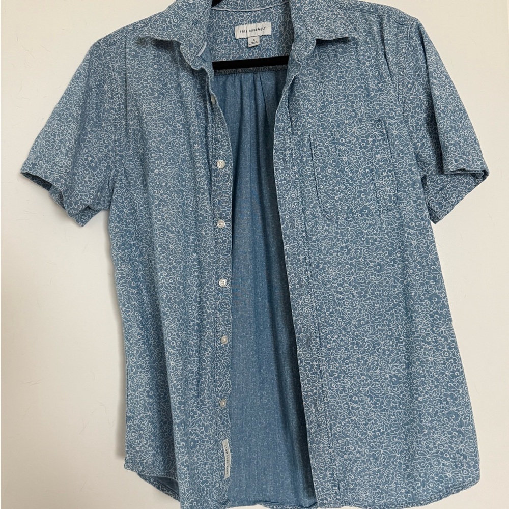 Short-Sleeve Button-Down Shirt in Light Blue by Rails